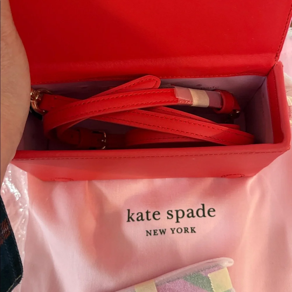 Kate spade sticky situation bag with coin holder. Both NWT. W/dust bag. - Picture 8 of 13